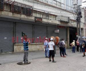 El cierre de empresas ha dejado a miles de personas desempleadas, lo que aumentará la pobreza en el país, advierten analistas. Foto: Marvin Salgado / EL HERALDO.