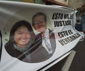 La Corte Suprema peruana ordenó el 3 de octubre el regreso a prisión de Fujimori, de 80 años, al considerar que el indulto concedido en diciembre por el entonces presidente Pedro Pablo Kuczynski tenía vicios legales.