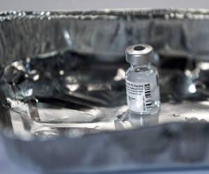 La operación logística es masiva e involucra a los gobiernos federal y estatal, empresas privadas y trabajadores de la salud para distribuir rápidamente las vacunas. Foto: AP