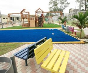 En el interior del centro de recreación se han instalado bancas y habilitado canchas deportivas. Foto: Alejandro Amador/El Heraldo.