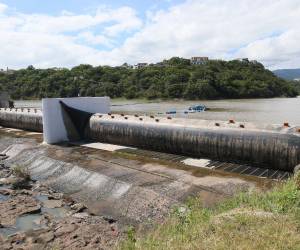 Cada metro cúbico de agua que llega desde Los Laureles cuesta cinco veces más potabilizarlo que en La Concepción, debido al tipo de tratamiento que requiere.