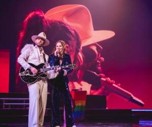 Con base en las presentaciones del tour, el repertorio de la noche incluiría temas como Electricidad, Ya no quiero, Digas lo que digas, Llegaste tú y Lo que nos faltó decir.