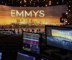 Un monitor de video muestra el escenario para los 71 ° Premios Primetime Emmy del domingo durante el día de presentación de prensa, jueves 19 de septiembre de 2019, en el Microsoft Theatre de Los Ángeles. Fotos: Agencia AP.