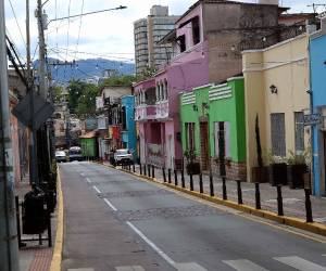La avenida Cervantes de la capital es uno de los principales puntos de visita durante la Semana Santa.