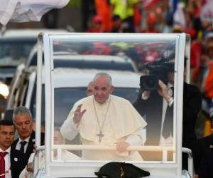 En la apertura de la vigilia de la Jornada Mundial de la Juventud, que se lleva a cabo en el Metro Park, a las afueras de la Ciudad de Panamá, Francisco le habló a los jóvenes en el lenguaje de las nuevas tecnologías, pero invitándolos a vivir más allá de las comunidades virtuales. Foto: AFP