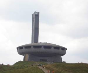 En la construcción de la obra participaron hombres y mujeres en edad de trabajar.