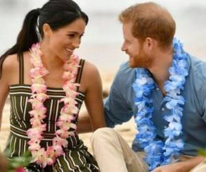 La pareja de duques Meghan Markle y Harry se encuentran en una gira por el Pacífico. (Foto: Twitter Infobae)