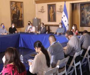 Los diversos sectores de Honduras se reunieron con el presidente Juan Orlando Hernández para impulsar la vacunación.
