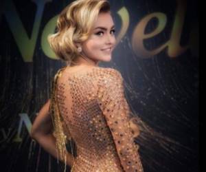 Angelique publicó fotografías en sus redes sociales con su vestido. Foto: Instagram