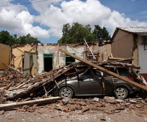 Fotografía que muestra este sábado casas destruidas por el terremoto de magnitud 7.7 ocurrido el viernes 9 de octubre en La Villa de Los Santos, Panamá.