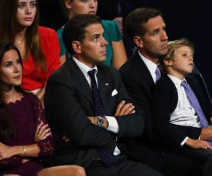 Hunter Biden anunció el domingo que renunció a su cargo en el directorio de una empresa china, lo que también le valía ataques de Trump. Foto: AFP