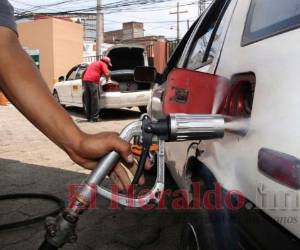 El gas vehicular subió a L 52.74, tras alza de 84 centavos. Foto: El Heraldo