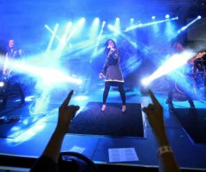 Tarja se presentó en un show lleno de metal sinfónico y cantó 15 de sus canciones.