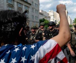 Algunos de ellos explican con sus propias palabras por qué están manifestando y lo que esperan lograr en las mayores protestas civiles en Estados Unidos en muchos años. Fotos: AFP.