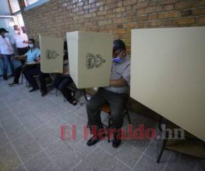 A las 5:00 PM el CNE anunció el cierre de las urnas a nivel nacional. Foto: Johny Magallanes | EL HERALDO.
