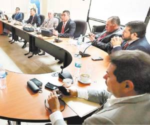 La Comisión Multipartidaria del Congreso, nombrada para investigar el caso Banco Continental, la preside el liberal Marlon Lara.