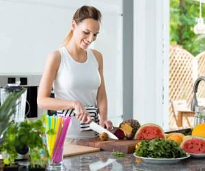 Las conservas, como los alimentos envasados en plástico, pueden contener trazas de bisfenol A, que actúa como disruptor endocrino e interfiere en el ciclo hormonal. Foto: Pixabay