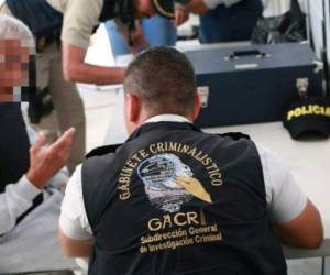 La Policía Nacional Civil dijo en un parte policial que Jordán tiene dos órdenes de aprehensión emitidas una en 2000 y 2010 por lo que fue detenido y enviado ante juez. Foto: Gobernación Guatemala.