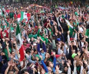 La Ciudad de México batió el Récord Guinness de la ola humana (movimiento masivo de aficionados) más multitudinaria del mundo fuera de un estadio, un evento que congregó a decenas de miles personas y que se convirtió en una fiesta callejera a falta de cinco días para que empiece la Copa del Mundo de fútbol 2026.