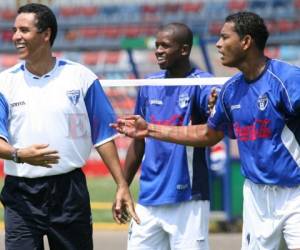Alexis Mendoza en una foto de archivo de 2008, cuando era asistente técnico de Reinaldo Rueda en la Selección de Fútbol de Honduras.