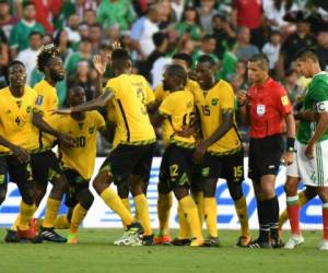 La Selección de Jamaica logró eliminar a México con un golazo de tiro libre a los 87 minutos del partido. Foto: Agencia AFP / El Heraldo.