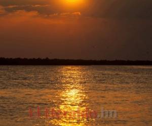 Fusión de colores. La isla de Amapala es, sin duda, cuna de los atardeceres más bellos de Honduras. Foto: Honduras Tips.