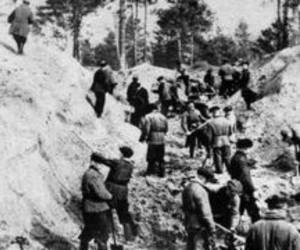 El descubrimiento de cadáveres en el bosque Katyn.