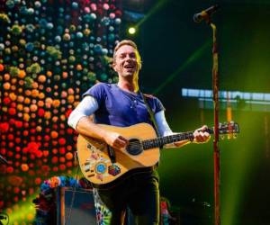 El video intercala fotos en blanco y negro de inmigrantes europeos con estadounidenses de hoy con otros antecedentes, empezando con una familia de Sijs con turbantes. Foto: AFP