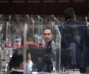 Jorge Cálix, diputado del Congreso Nacional, llegó a la sesión convocada por Luis Redondo.