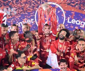 Manchester United, por ahora, solo ha fichado al holandés Donny van de Beek, procedente del Ajax, pero por 47 millones de dólares. Foto: Agencia AFP.