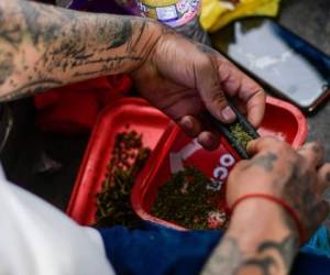 El presidente mexicano, Andrés Manuel López Obrador, considera que la legalización de algunas drogas serviría como una alternativa para pacificar el país. FOTO: AFP