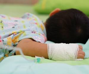 Un hombre de 39 años enfrenta cargos, luego de que un niño de tan solo dos años de edad, terminara hospitalizado por una severa intoxicación con cocaína mientras se encontraba bajo su cuidado. El hecho se registró en Nueva Jersey, Estados Unidos, en los últimos días.