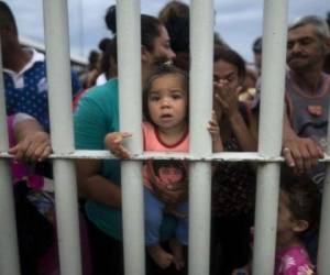 Según las autoridades de Aduanas y Protección Fronteriza, el mes pasado hubo una reducción de 65 por ciento en las detenciones. Foto: AP