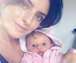 Aislinn Derbez posó junto a su pequeña Kailani. Foto: Instagram