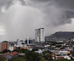 Las temperaturas máximas alcanzarán los 35 grados en el sur, informó Will Ochoa.