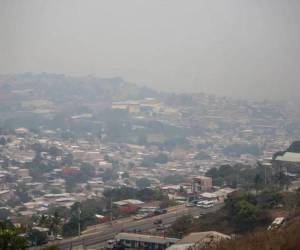 Según Copeco, el hecho se debe a los incendios forestales y quema de zacateras, favorecidos por las condiciones secas y las altas temperaturas.