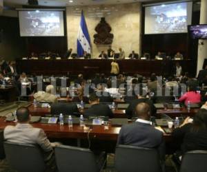 Los diputados comenzaron a llegar al Congreso Nacional desde tempranas horas. Foto: David Romero/EL HERALDO