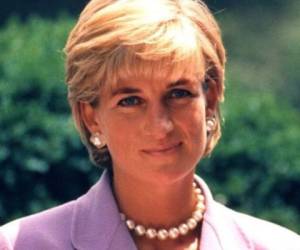 La princesa Diana iba junto a su novio y chofer en el momento del accidente. todos murieron en el trágico choque. Foto: Wikipedia
