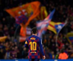 Messi se dijo sorprendido de saber que no sería posible su permanencia debido a las deudas que aquejan al Barcelona. Foto: AFP.