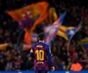 Messi se dijo sorprendido de saber que no sería posible su permanencia debido a las deudas que aquejan al Barcelona. Foto: AFP.