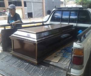 Los cadáveres de Elsa Cortés Méndez y Santos Rafael Zelaya Canelas fueron retirados de la morgue capitalina y trasladados a sus lugares de origen para darles cristiana sepultura.