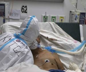 El Salvador tiene previsto la apertura de la actividad económica desde el 24 de agosto, mediante un plan que incluye mantener un poco más de 1,100 camas disponibles en los hospitales. Foto: AFP