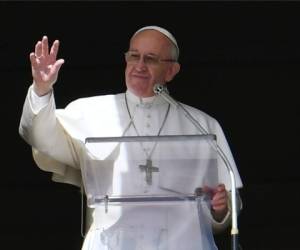 El papa Francisco este día en su mensaje en la Plaza de San Pedro. Foto: Agencia AFP.