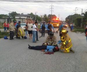 Dos agentes policiales resultaron con lesiones en accidente registrado en La Lima, Cortés.