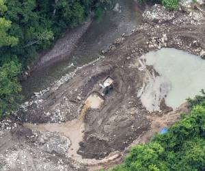 Las máquinas separadoras del oro estaban instaladas en el cauce del río Chiquila en Nueva Frontera.