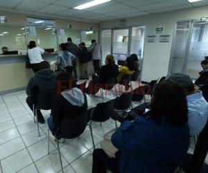 Los usuarios podrán obtener su pasaporte con microchip en el primer trimestre del próximo año. Foto Emilio Flores / EL HERALDO