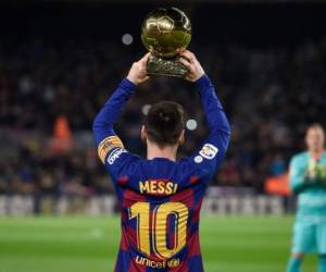 Leo Messi ha ganado seis Balones de Oro a sus 32 años de edad. (AFP)