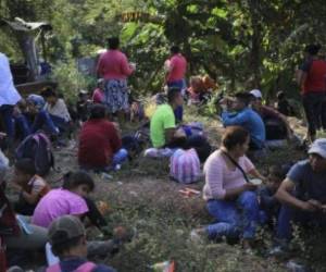 Los hondureños fueron atendidos por miembros del INM. Foto: Cortesía EL INFORMANTE México.