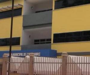 El hombre había sido detenido la tarde del domingo por escándalo en la vía pública, luego de una denuncia al 911.
