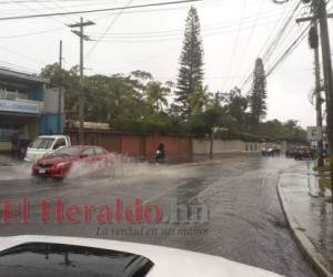 Las lluvias azotaron el martes la capital de Honduras y se esperan con la misma intensidad para este miércoles. Foto: Jimmy Argueta/EL HERALDO.